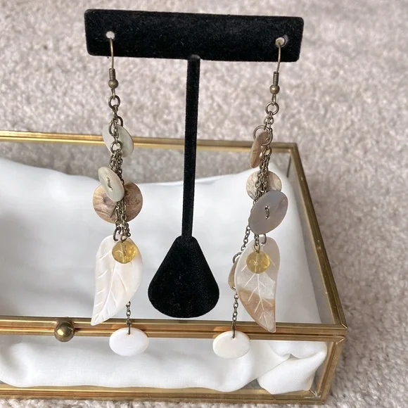 Long Shell Earrings - Picture 4 of 5